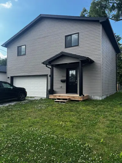 Bright, cheerful home in Brigden!! An amazing home in the quiet community of Brigden. There are so m...