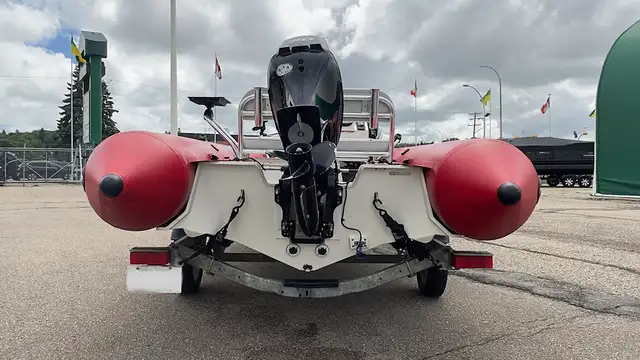 2013 Zodiac Pro 550 Bay Runner -used inflatable fishing boat in Powerboats & Motorboats in Prince Albert - Image 5