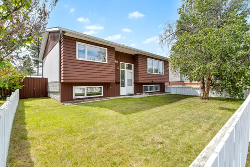 *$619,800 ~ Riverdale *63 Alsek Road ~ *2,200 SQFT Living Space *5,995 SQFT Fenced Lot *RV Parking –...