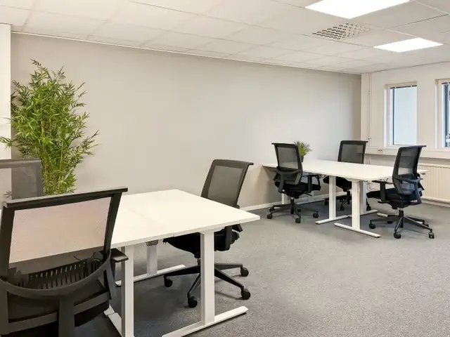 Large Office for Rent – Regus Dartmouth Dartmouth in Commercial & Office Space for Rent in Dartmouth - Image 10