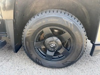 Looking for a powerful and luxurious pickup truck that can handle anything you throw its way? Feast... (image 9)