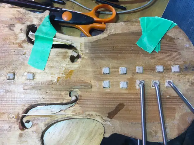 Violin, cello and string instrument Luthier550222902529239049