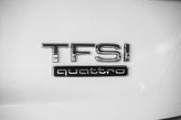 ... Engine: Moteur à 4 cylindres 2.0l L/100Km City: 11.9 L/100Km Hwy: 8.4 Safety Equipment Contrôle... (image 8)