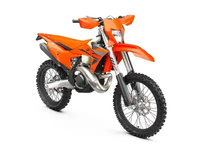 2025 KTM 300 XC-W La KTM 300 XC-W 2025 offre des performances légendaires 2 temps, associées à une t...