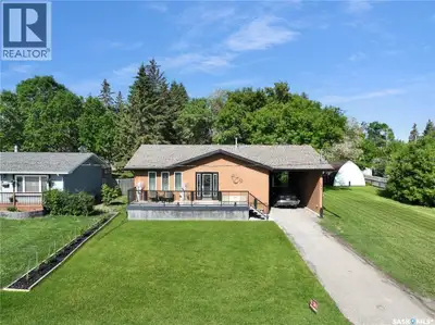 If you're looking for an updated classy home on a XL lot, Stanley st has the spot! This home had a 2...