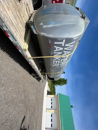 alluminum truck mount tank aprox 2500 gallons,trailer not included,no emails call 905-729-1142 only....