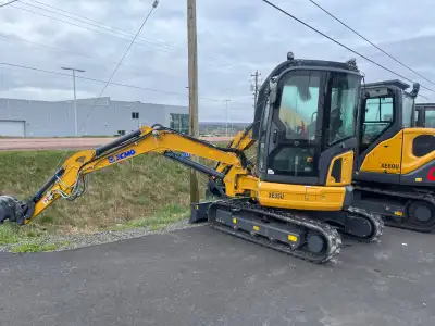 XCMG 3.5 Ton Mini Excavator 3.5 Ton 9200lbs Zero Tail Swing Factory Cab with Heat and A/C Rubber Tra...