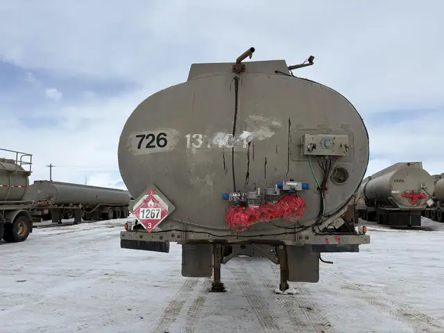 2008 HUTCHINSON TC 406 CRUDE in Heavy Trucks in Lethbridge - Image 3