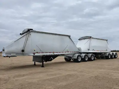 This trailer will be sold with a fresh safety certification. 2002 Beall Bullet Super B-Train Belly C...