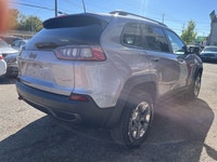 HERE IS A NICE CLEAN ACCIDENT FREE WELL MAINTAINED AWD SUV FOR YOU THIS SUV LOOKS AND DRIVES GREAT A... (image 3)