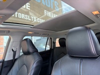 Double L Motors Ltd. Check out this stunning Silver Metallic 2021 Toyota Highlander Limited! This pr... (image 9)