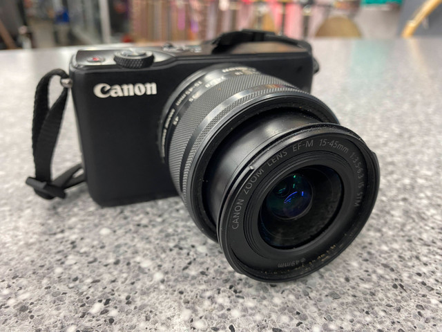 Canon Eos M10 18 Megapixel Digital Camera w/ 15-45mm Lens in Cameras & Camcorders in City of Toronto