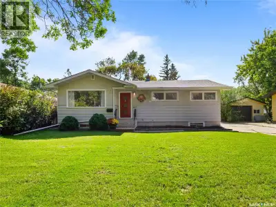 Welcome home to 43 Cowburn Crescent, located in the heart of Whitmore Park. This 1,174sqft bungalow...