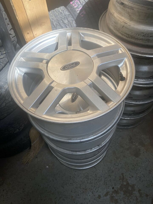 16" Ford 5 bolt set in Tires & Rims in City of Toronto
