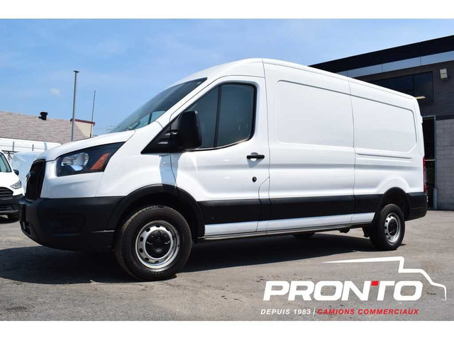 2023 Ford Transit Cargo Van T-250 148 Med Roof * Bluetooth Cruis dans Autos et camions  à Laval/Rive Nord - Image 3