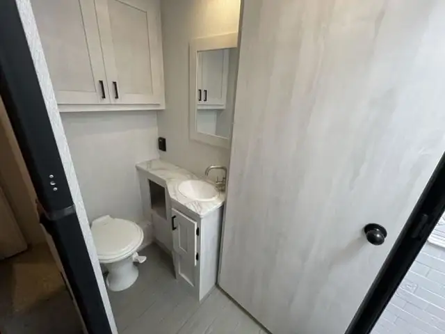 2026 EAST TO WEST Entrada 2950OK in RVs & Motorhomes in Edmonton - Image 24