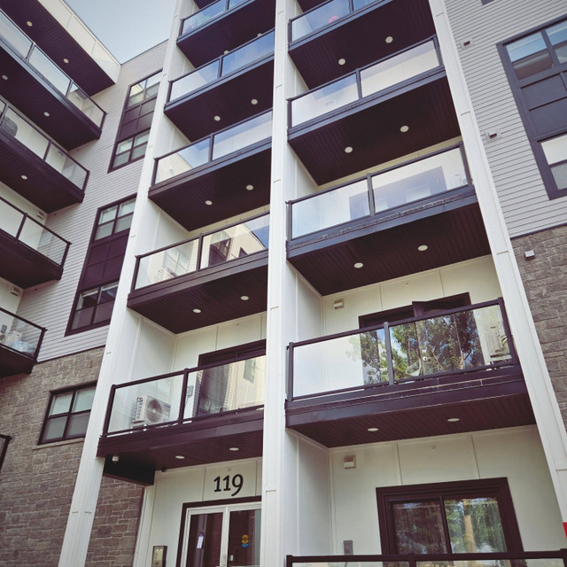 2 Bedroom/ 1 Bathroom plus den  Unit in Long Term Rentals in Moncton