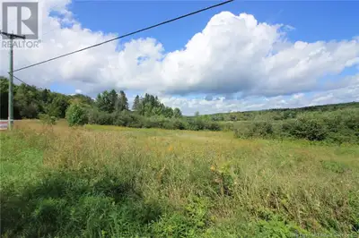 This 5 acre parcel is located in the heart of Kingston. Beautiful sunset and water views down Kingst...