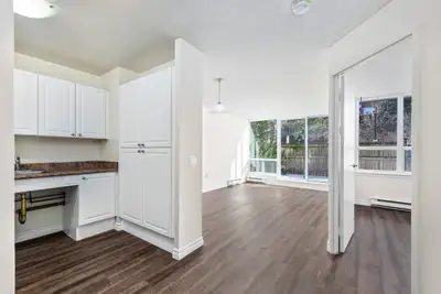 Starting From $1,325.00 Building Overivew Seniors Building (59+), located at end of a Cul-de-sac on...