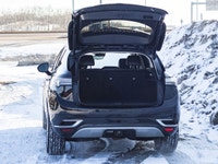 This Buick offers a refined blend of luxury, advanced technology, and everyday versatility in a slee... (image 7)