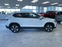 The 2025 Volkswagen Taos Comfortline is a stylish and fuel-efficient compact SUV that combines Germa... (image 4)