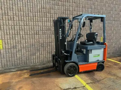 This 2012 5000 lb capacity Toyota is in excellent condition. It has a maximum lift of 189 and the tr...