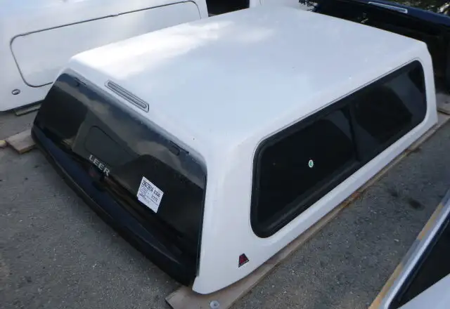 2019 - 2026 Chevrolet Silverado 1500 6'6 GAZ Summit White Leer10 in Other Parts & Accessories in Kitchener / Waterloo - Image 2