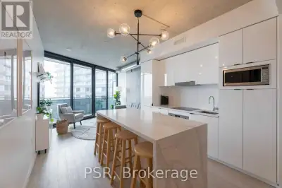 712 - 21 LAWREN HARRIS SQUARE Toronto (Waterfront Communities),