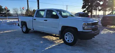 Call 416-648-0721 - ONE OWNER - Runs great - 2018 Chevrolet Silverado 1500 pickup truck - 4X4 - 4-Wh...