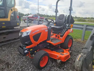 ONLY 20 HOURS!!!!, 60in. DECK, LOADER VALVE New/Used : Used Condition : Excellent Paint Condition :...