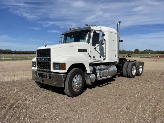 2022 Mack Pinnacle 64T 48 HD mDRIVE in Heavy Trucks in Regina - Image 2