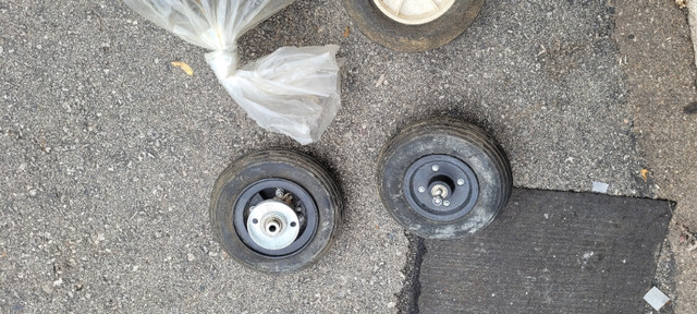 Tires - Wheel Barrow and Lawnmower in Lawnmowers & Leaf Blowers in City of Toronto