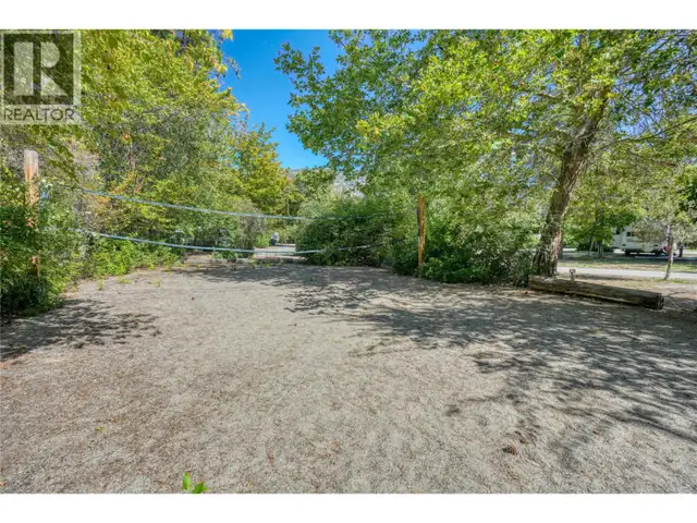 3960 Beach Avenue Peachland, British Columbia in Land for Sale in Penticton - Image 14