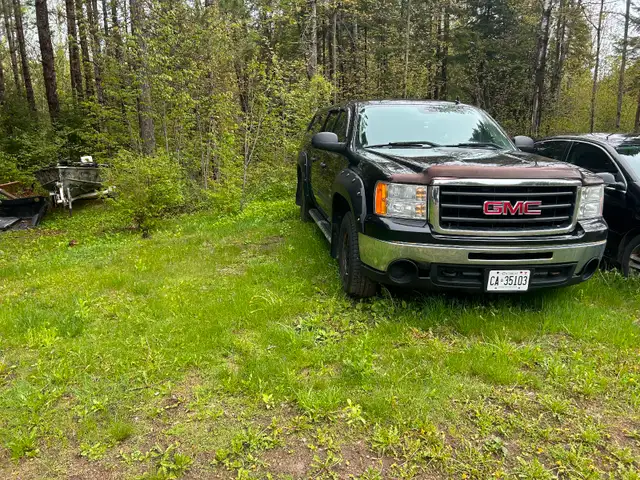 2012 gmc sierra parts truck in Cars & Trucks in Trenton - Image 6