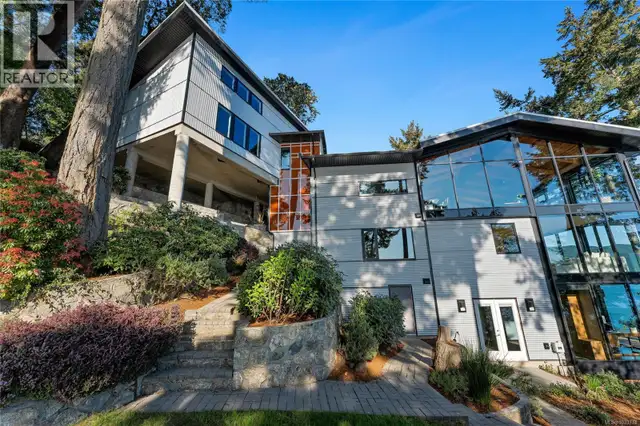 1676 Lands End Rd North Saanich, British Columbia in Houses for Sale in Victoria - Image 4