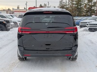 The 2026 Chrysler Pacifica Limited offers premium style, advanced technology, and family-friendly ve... (image 4)