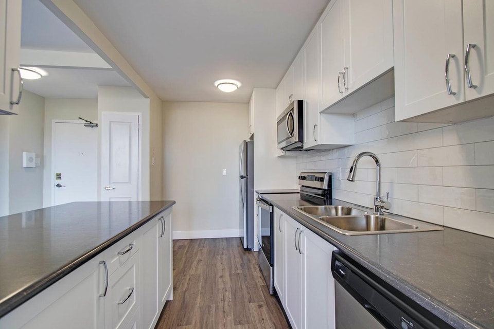 3 Bedroom Apartment for Rent - 2801 Jane Street 4