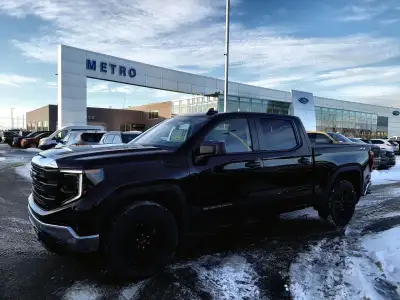 Apple CarPlay, Android Auto, Cruise Control, Rear View Camera, Touch Screen! With elegant style and...