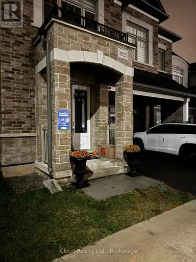 Very Bright 3 years old ,1+1 bedroom ,one full bathroom /in lower level for rent in the prestigious...