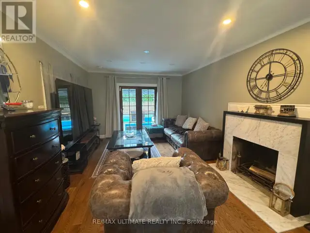 10 Noel Avenue Toronto (Leaside), Ontario, photo 4 of 4