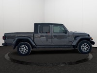 This 2026 JEEP GLADIATOR SPORT 4X4 has the following options Cloth Low-Back Bucket Seats, Remote Sta... (image 5)