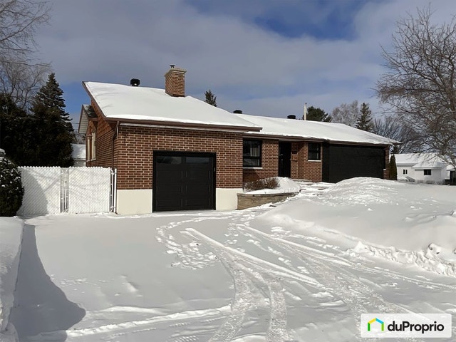$475,000 - Bungalow for sale in Roberval — photo 1