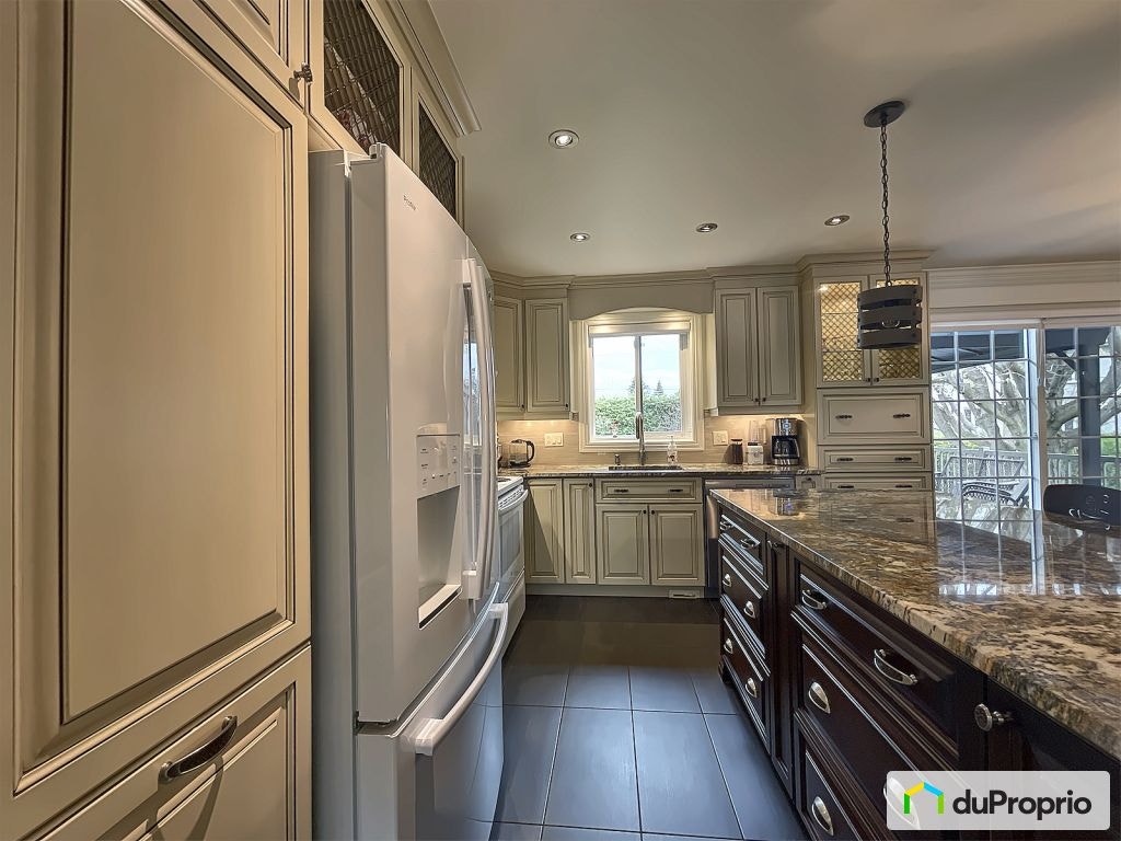 $828,296 - Intergenerational for sale in Otterburn Park — photo 3