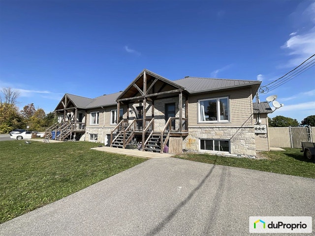 $424,500 - Townhouse for sale in Ste-Clotilde-De-Chateauguay — photo 1