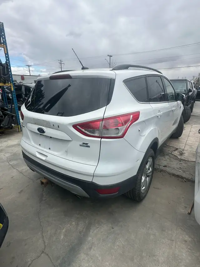 2013 FORD ESCAPE 2.0L 4X4 SUV FOR PARTS! PARTS STARTING FROM $50 in Auto Body Parts in Calgary - Image 4