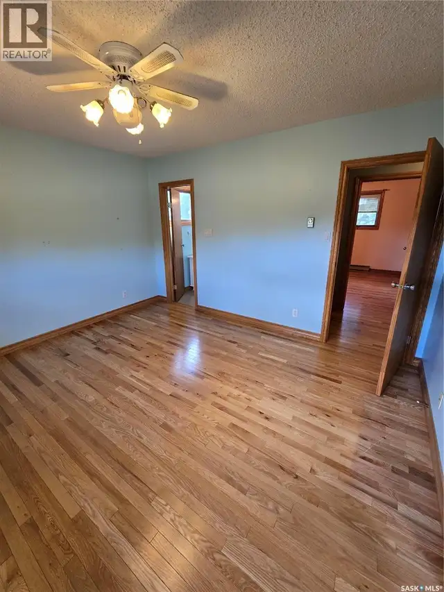 Muchowski Acreage Montmartre, Saskatchewan in Houses for Sale in Regina - Image 28