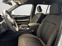 This 2026 JEEP GRAND CHEROKEE LAREDO 4X4 has the following options Cloth Seats, Heated Front Seats,... (image 9)