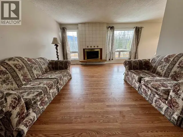 257 CENTENNIAL DRIVE Mackenzie, British Columbia in Houses for Sale in Smithers - Image 4