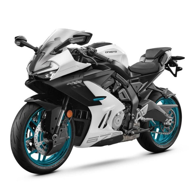 2025 CF MOTO 675SS dans Motos sport  à Longueuil/Rive Sud - Image 2