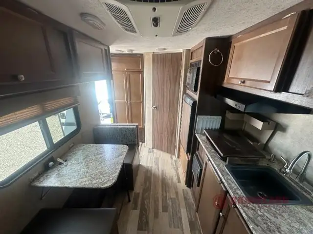 2019 Forest River RV Viking 17FB in Travel Trailers & Campers in Calgary - Image 7